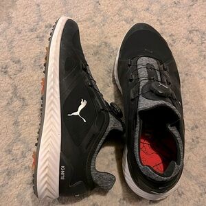 Like new Puma golf shoes